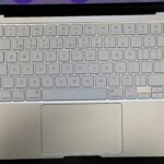 Лазерне гравіювання клавіатури – MacBook Neo 13 A3404