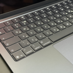 Лазерне гравіювання клавіатури – Apple MacBook Air 13 M5 A3449